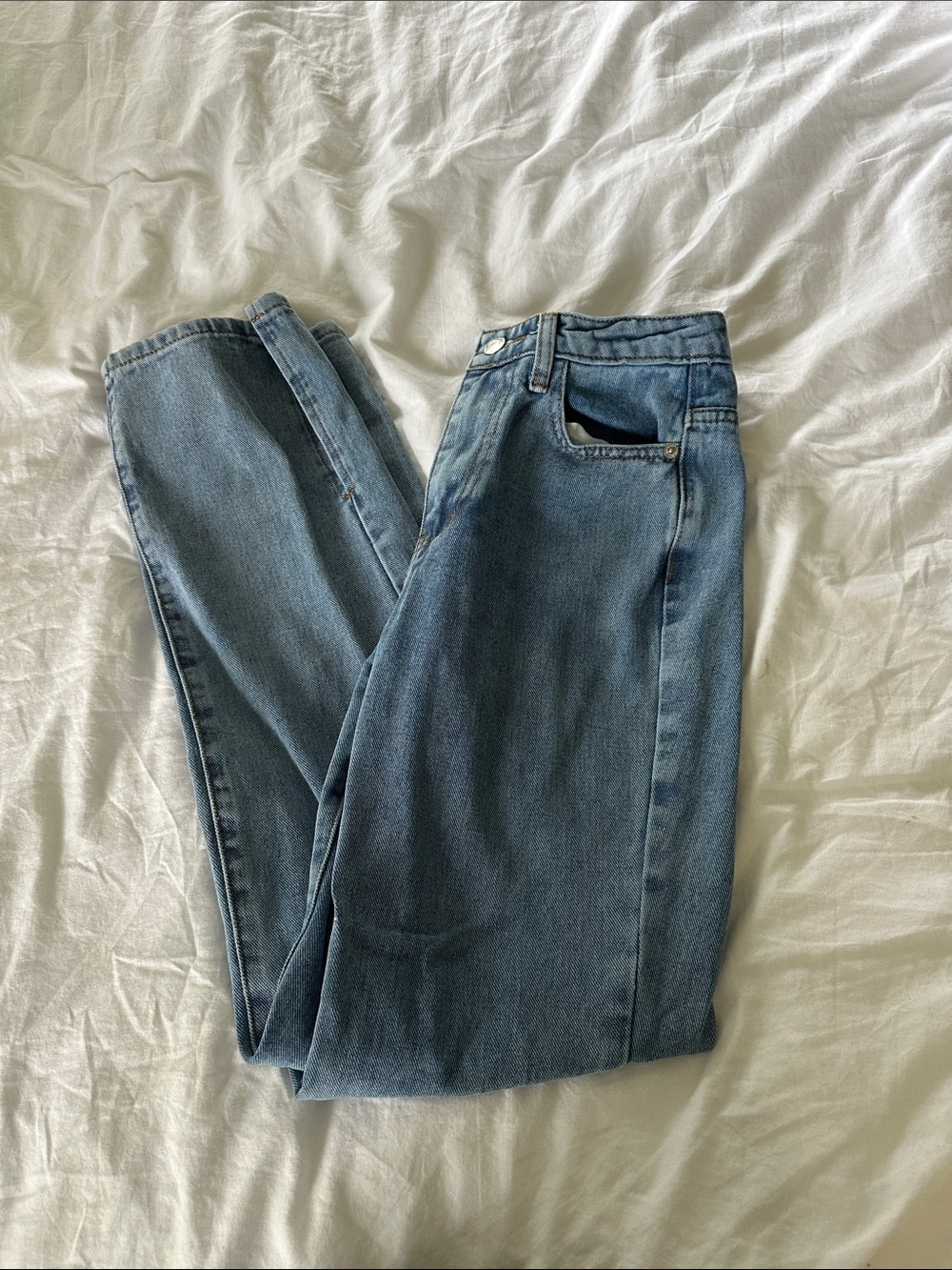 PrettyLittleThing High-Rise Medium Blue Jeans